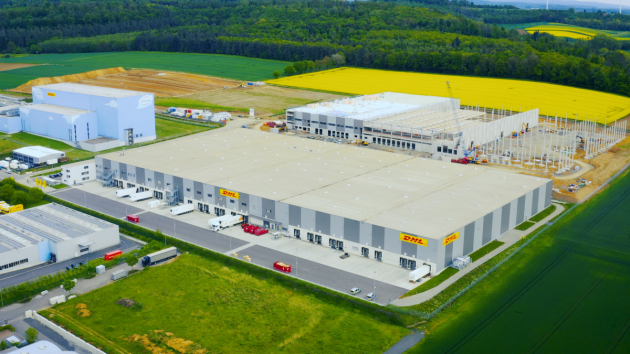 Budova s podlahovou plochou cca 32 000 m2 umožní rozšířit portfolio služeb DHL a posílí ekonomiku regionu Rýn-Mohan. 